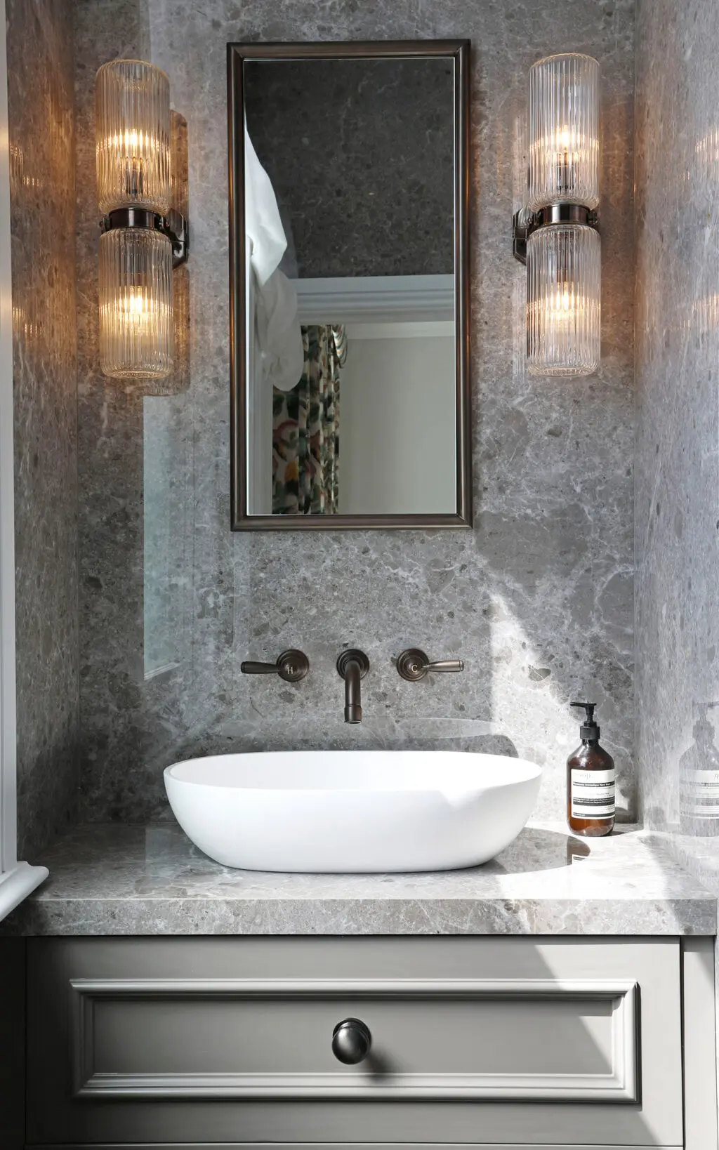 Classic en suite with Samuel Heath Fairfield basin taps and Aesop soap