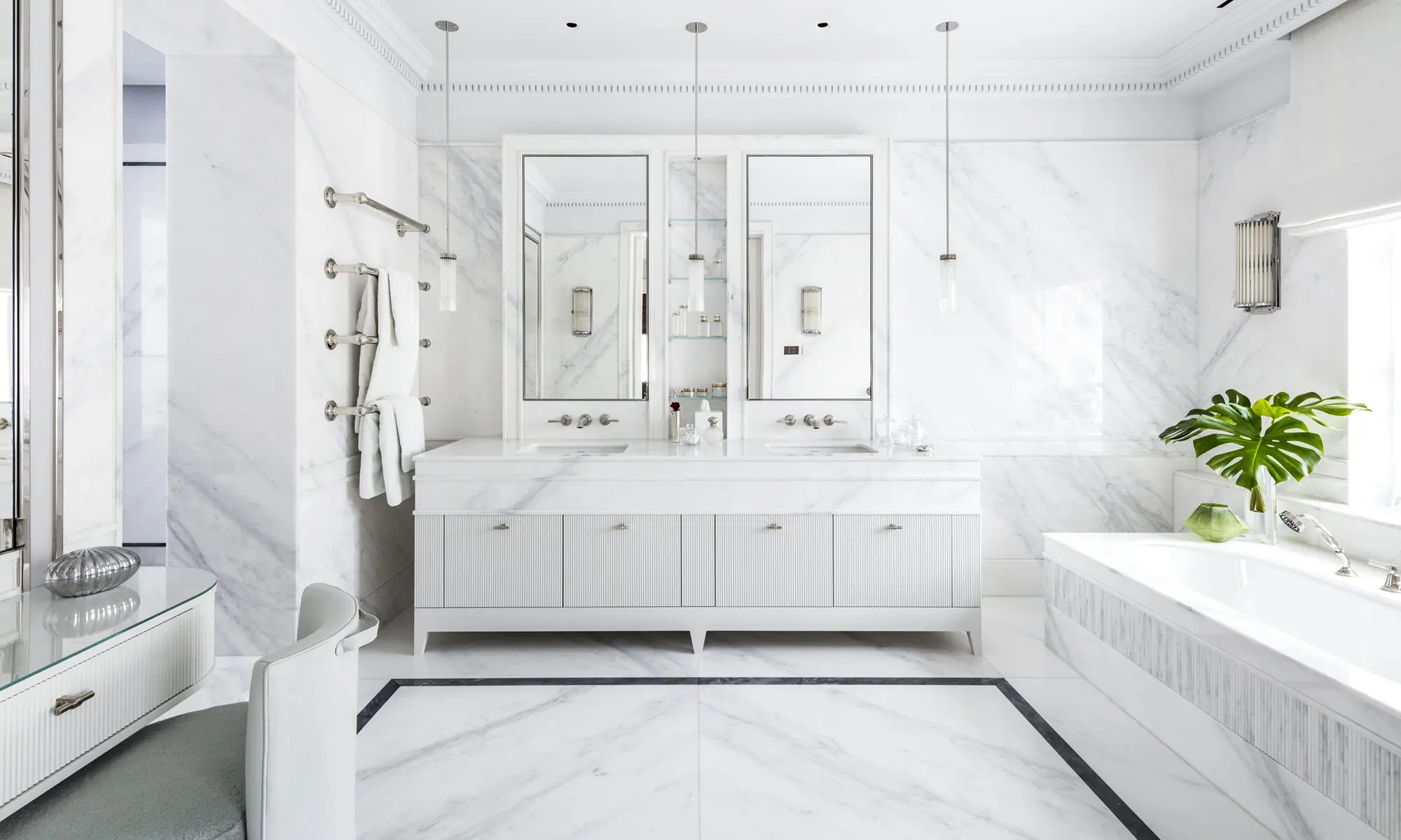 Carden Cunietti in St Johns Wood Villa project Master bath overview