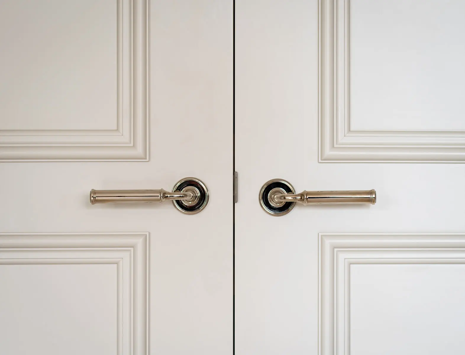 SGS Interiors Georgian style home with Samuel Heath door hardware