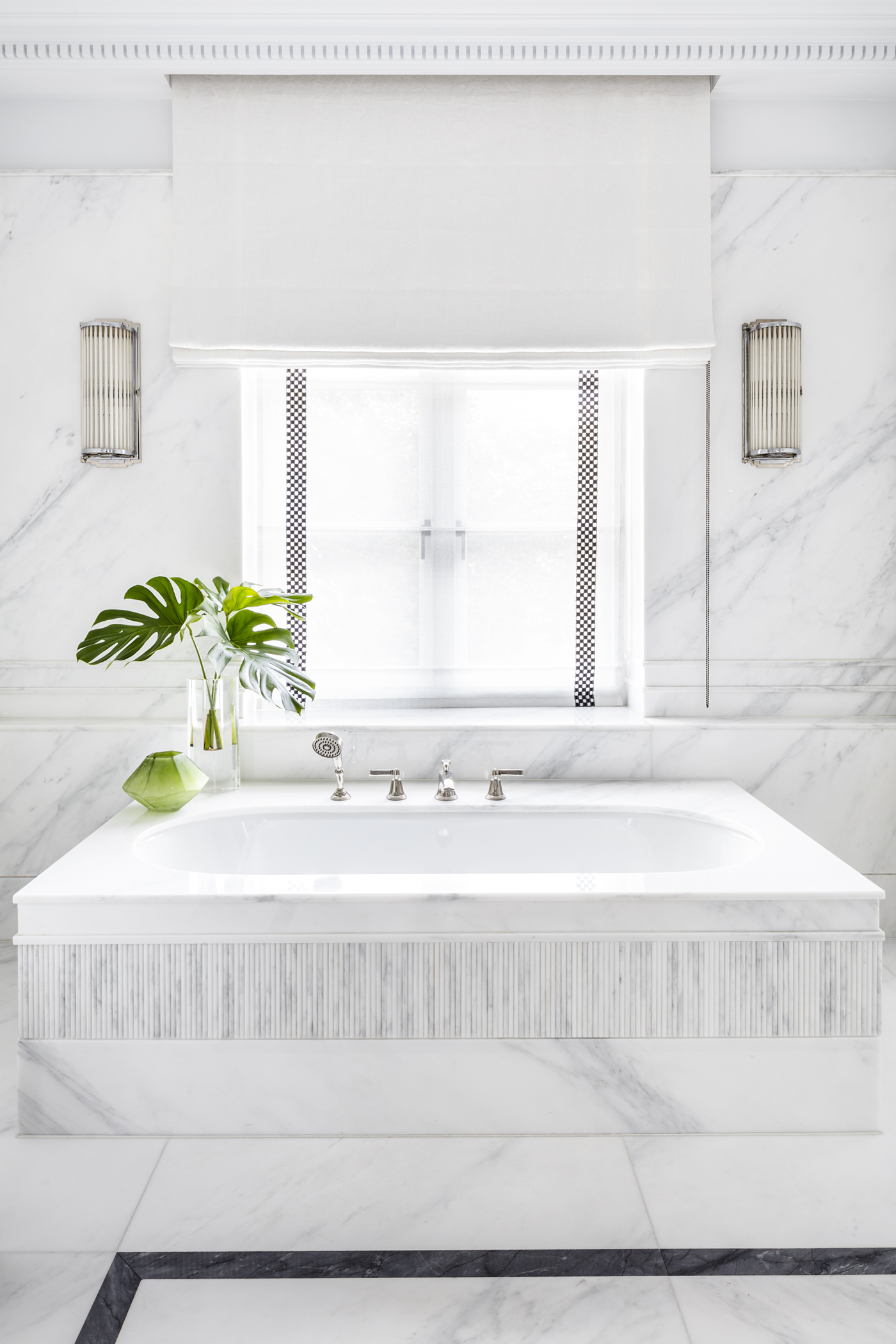 Carden Cunietti in St Johns Wood Villa project Master bath feature