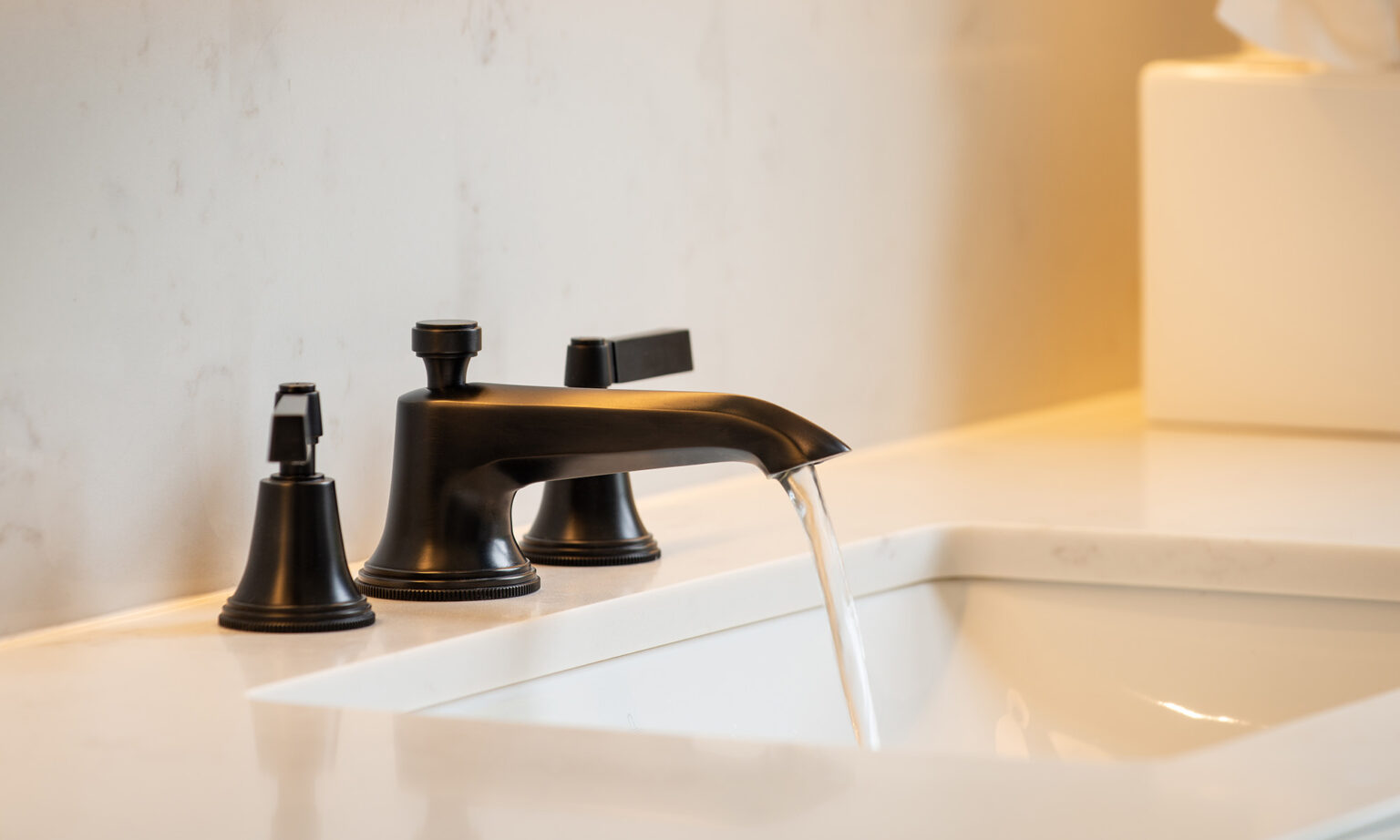 style moderne Samuel Heath bespoke basin taps