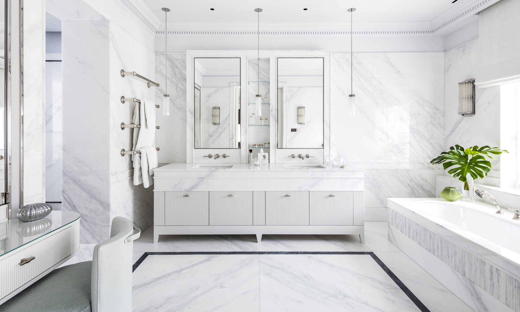 Carden Cunietti in St Johns Wood Villa project Master bath overview