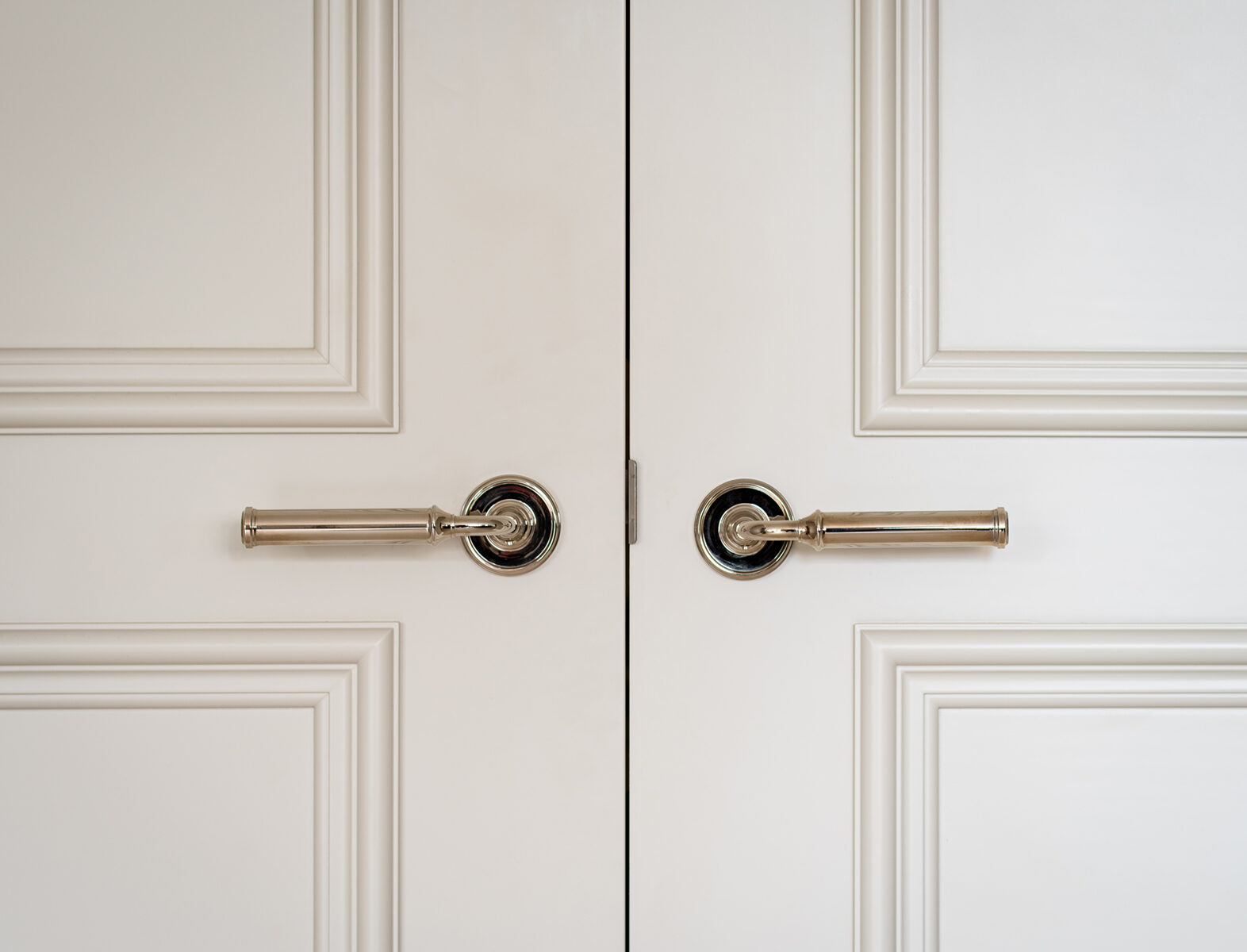 SGS Interiors Georgian style home with Samuel Heath door hardware